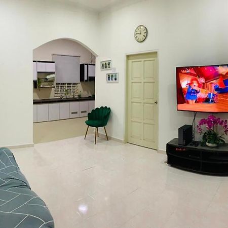 Nurul Amin Guest House Pantai Cahaya Bulan 哥打巴鲁 外观 照片