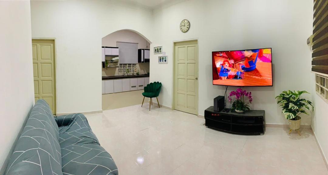 Nurul Amin Guest House Pantai Cahaya Bulan 哥打巴鲁 外观 照片